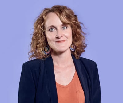 Portrait of Dr Sarah Woodland